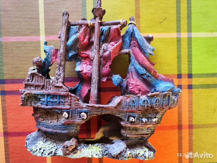 Корабль для аквариума