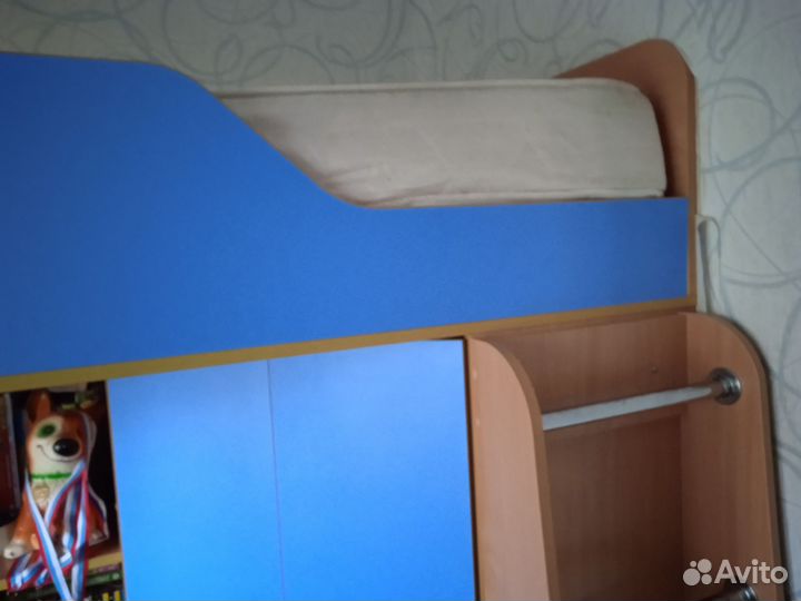 Уголок школьника с кроватью