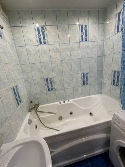 2-к. квартира, 65 м², 3/10 эт.