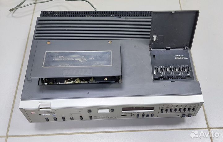 Видеомагнитофон Электроника вм-12