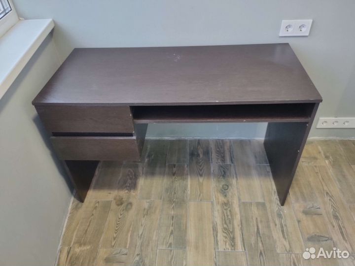 Стол письменный