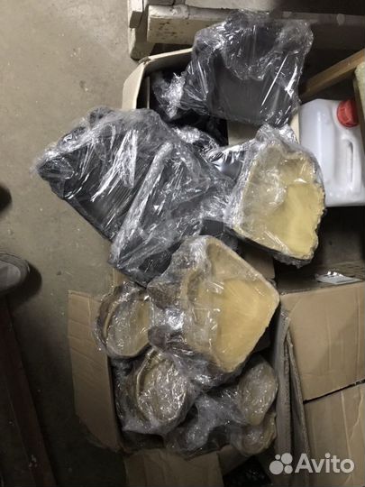 Поилка, укрытие, влажная камера