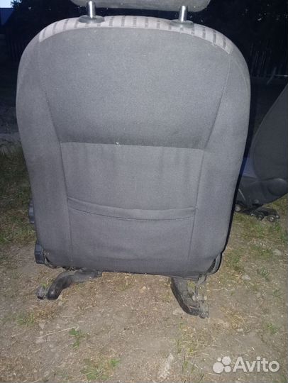 Передние сиденья