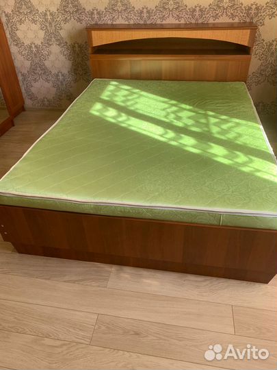 Спальный гарнитур