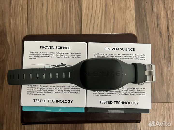 Отпугиватель акул (браслет)