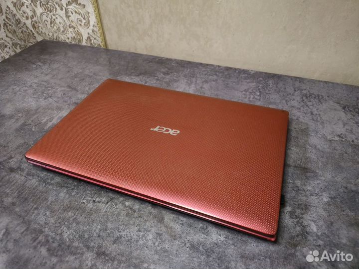 Ноутбук Acer i3/4Gb/GT520M