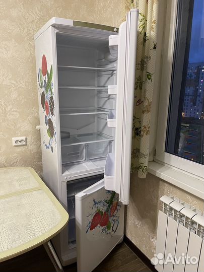 Холодильник Indesit