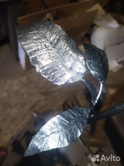 Кованая роза