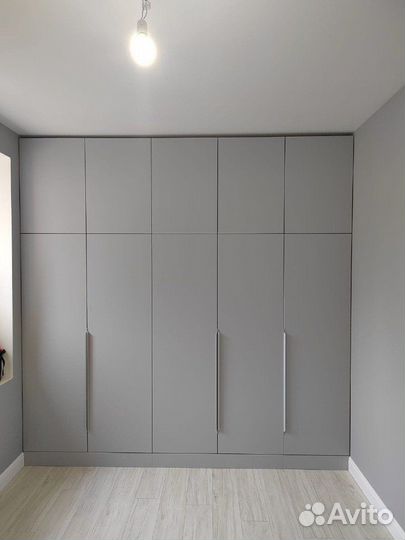 Шкаф распашной современный от производителя