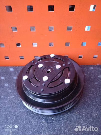 Муфта кондиционера Toyota jaris 1