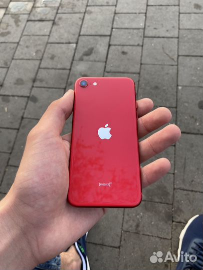 Телефон iPhone se 2020