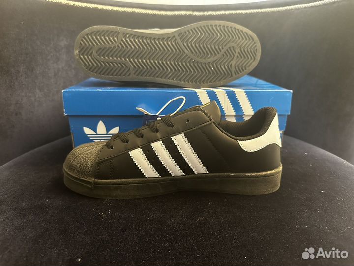 Adidas superstar