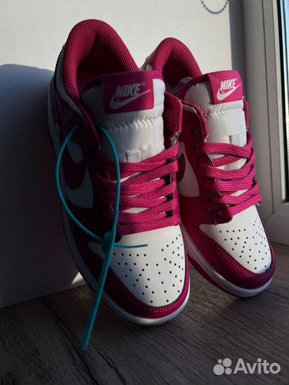 Nike dunk active fuchsia