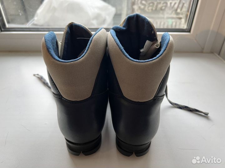 Лыжные ботинки Botas vega и Лыжные крпеления СССР