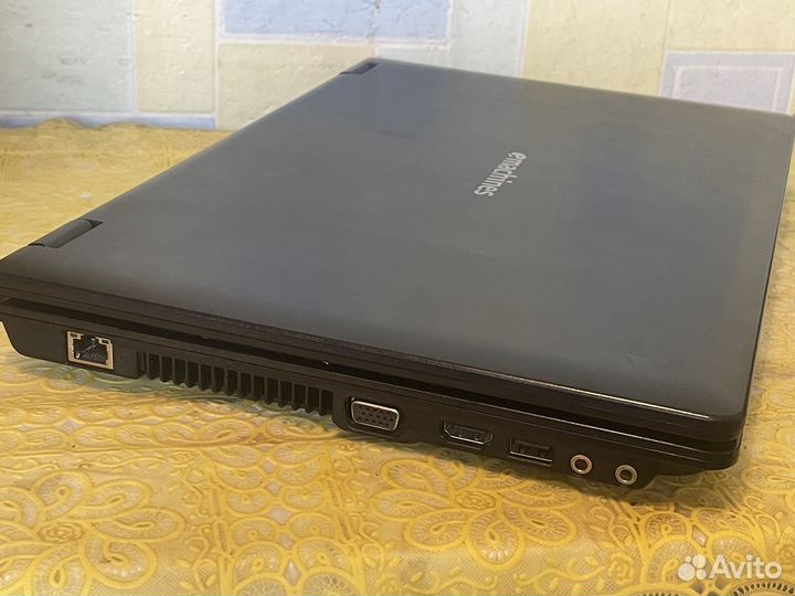 Ноутбук emachines e528