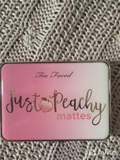 Тени для век Too Faced Just Peachy mattes