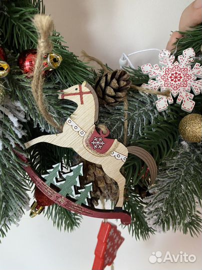 Новогодний венок ручной работы