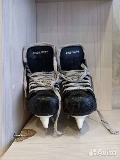 Хоккейные коньки