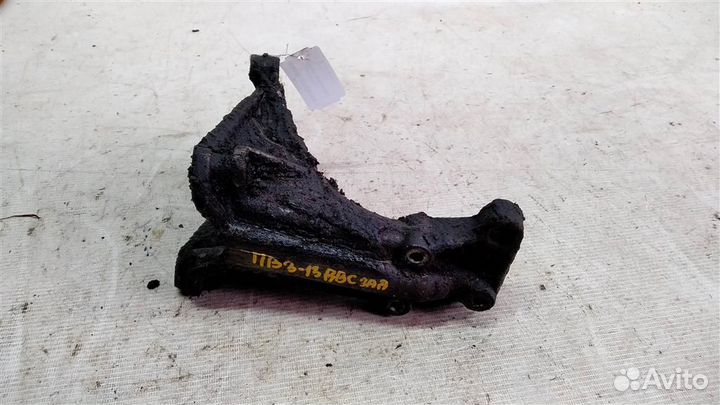 Кронштейн двс правый volkswagen Passat B3