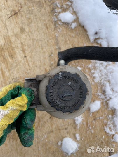 Джип либерти 2 бачок гур