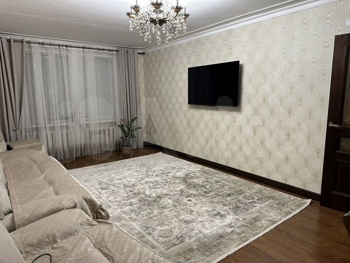 4-к. квартира, 90 м², 1/5 эт.