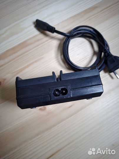 Зарядное устройство на 2 Акб Canon LP-E6