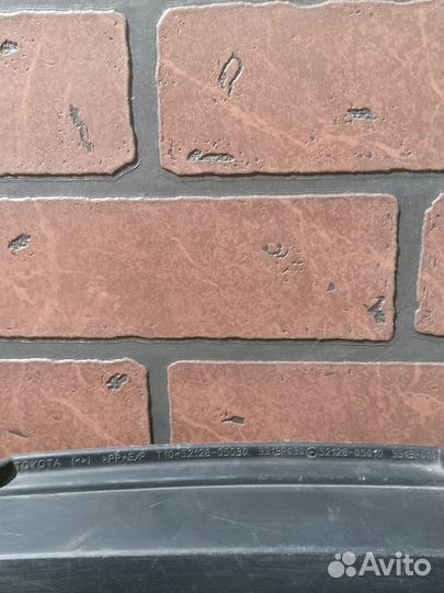 Заглушка бампера toyota avensis AZT250 1AZ-FSE FR/LH