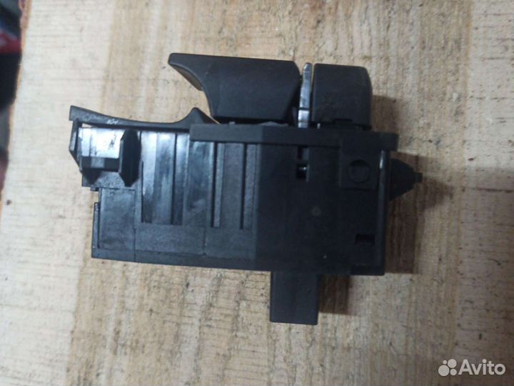 Кнопка стояночного тормоза BMW