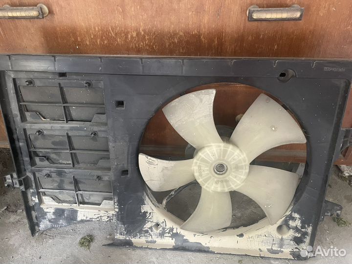 Вентилятор радиатора на Mitsubishi Colt