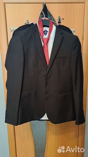 Классический костюм, пиджак - 50, брюки - 48