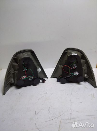 Фонарь задний toyota corolla 120