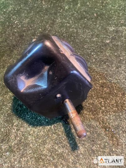 Подушка двигателя передний правый toyota mark I