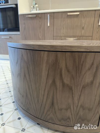 Журнальный столик на колесах