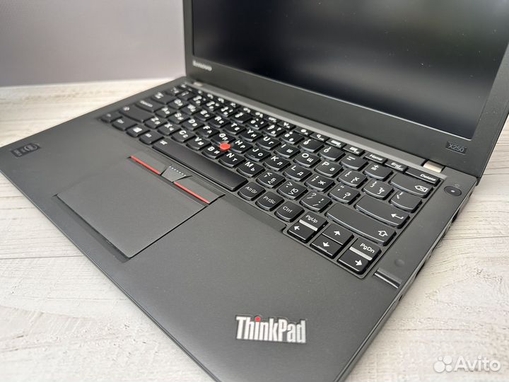 Lenovo Thinkpad X250 intel i5/8gb/SSD256gb/IPS