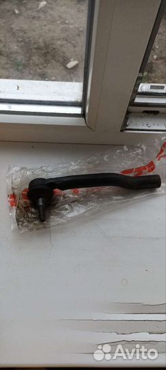 Рулевой наконечник Nissan note e11 2008