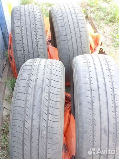 Yokohama BluEarth E70 215/55 R17