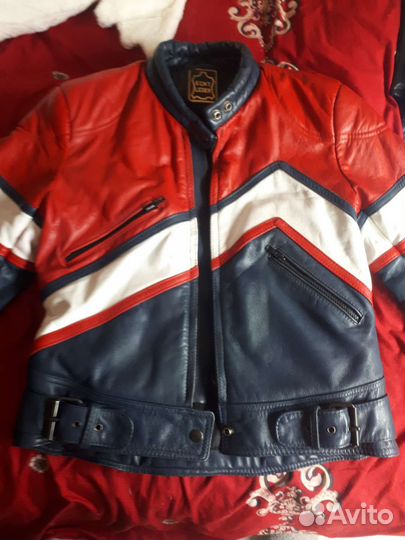 Мотокуртка кожаная женская