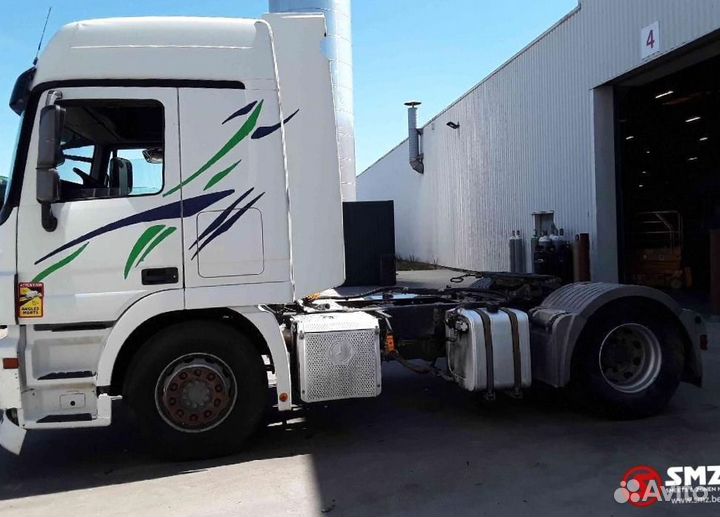 Pазбираем грузовик Mercedes-Benz Actros mpiii 2009