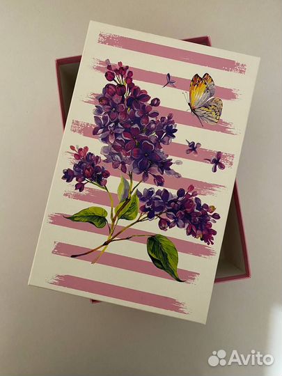 Коробка подарочная картонная