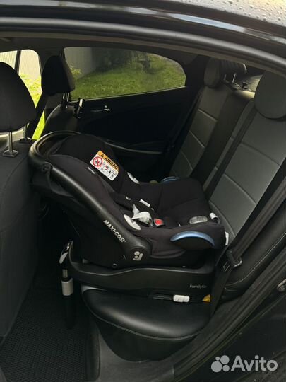 Автолюлька Maxi-Cosi CabrioFix с базой isofix