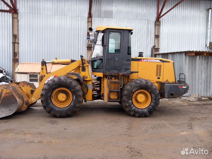 Фронтальный погрузчик