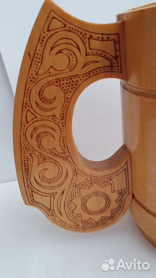Кружка из дерева