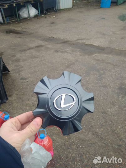 Заглушка диска Лексус LX570