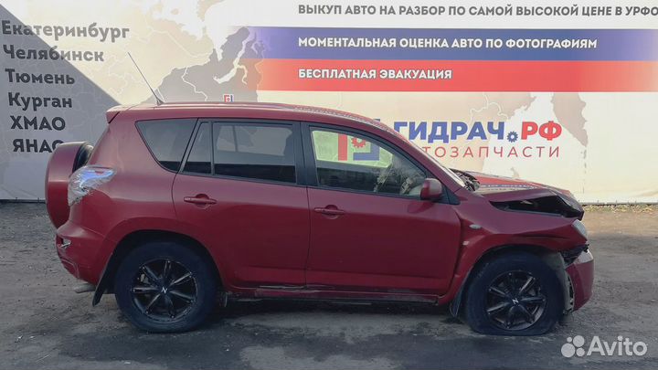 Фара противотуманная правая Toyota RAV4 (XA30) 81210-0D041