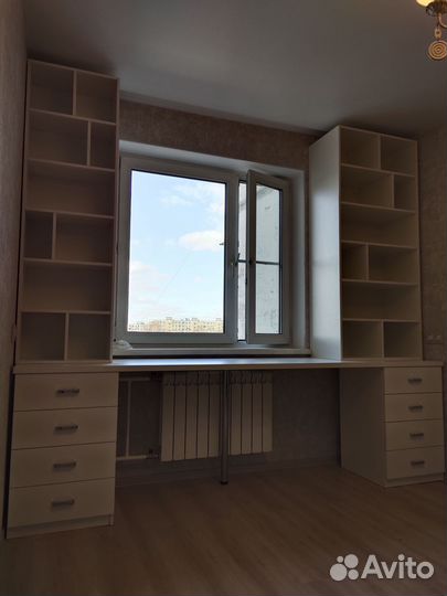 Рабочая зона у окна IKEA