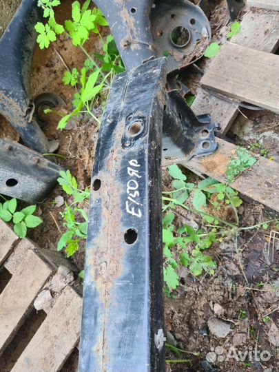 Усилитель бампера передний Toyota Corolla E150 1.6