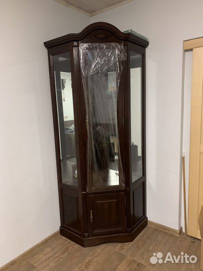 Витрина угловая