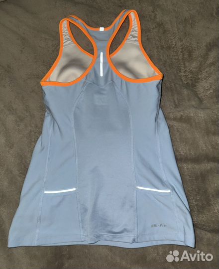 Спортивная майка топ