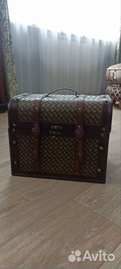 Чемодан интерьерный, декоративный