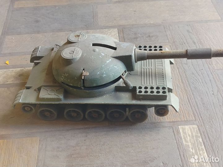Игрушка танк СССР